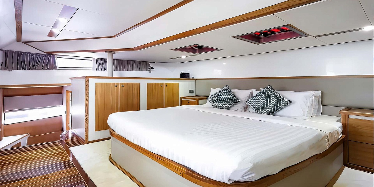 Аренда моторного катамарана Power 53 My Sky на Пхукете